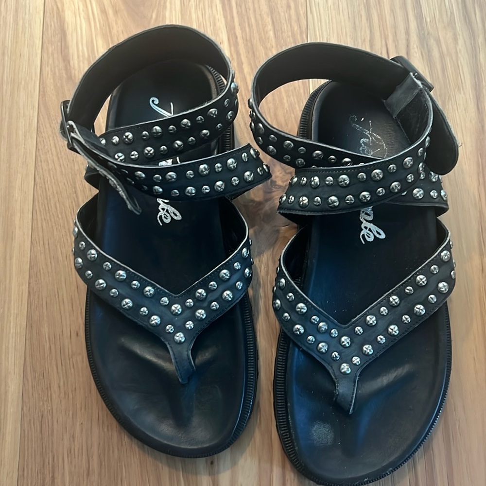 FREE PEOPLE BLACK STUDED SANDALS SIZE 6